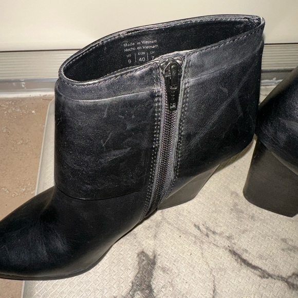 Aldo black leather block heeled pointed toe bootie boots sz 9 - Picture 2 of 6